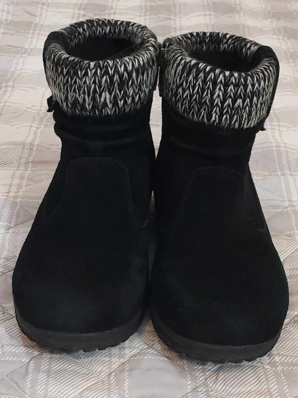 Khombu Women's Laura black sweater winter snow ankle boots Size 7M